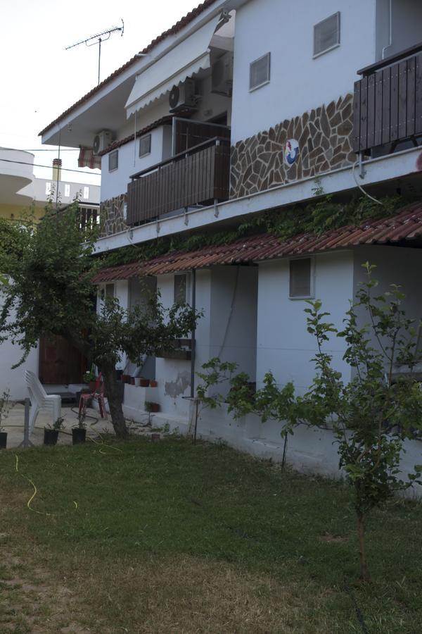 Hotel Paralia Nea Karvali Exterior photo