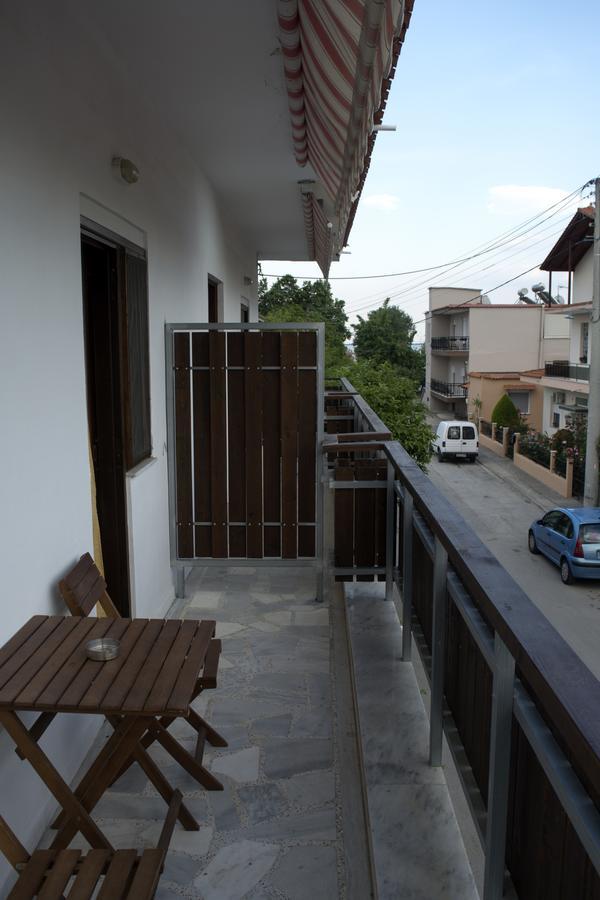 Hotel Paralia Nea Karvali Exterior photo