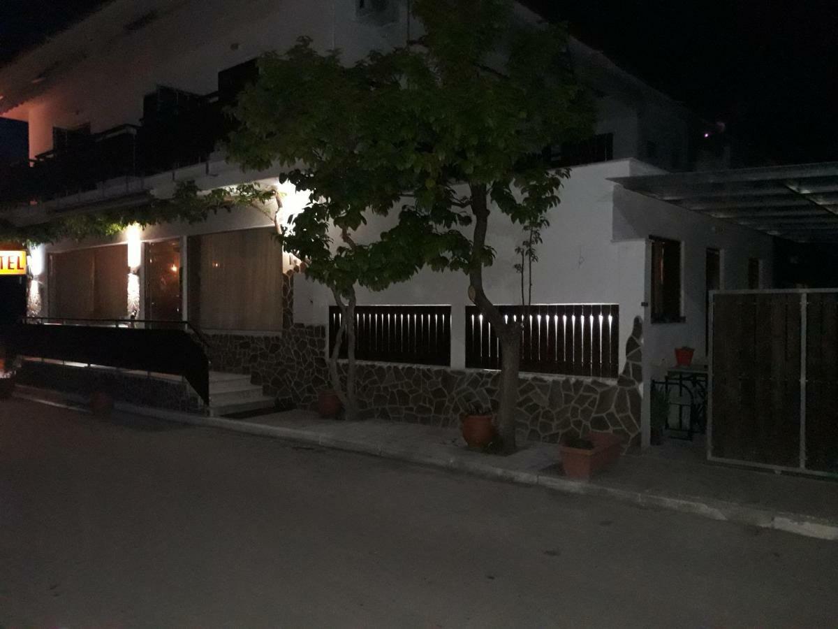 Hotel Paralia Nea Karvali Exterior photo